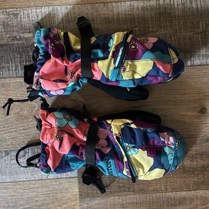 Burton girls size small mittens
